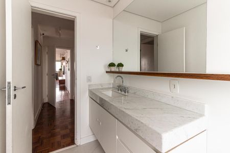 Apartamento à venda com 220m², 3 quartos e 3 vagasBanheiro Social