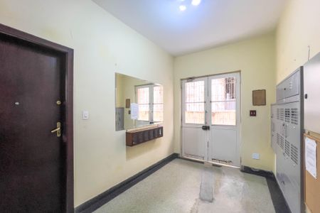 Apartamento à venda com 80m², 2 quartos e sem vaga Apartamento à venda com 80m², 2 quartos e sem vagaHall de entrada