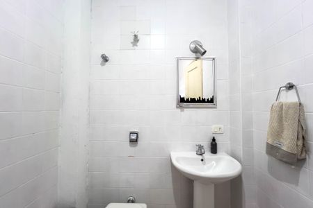 Apartamento à venda com 80m², 2 quartos e sem vaga Apartamento à venda com 80m², 2 quartos e sem vagaBanheiro