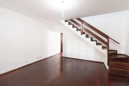 Casa à venda com 120m², 2 quartos e 2 vagasSala