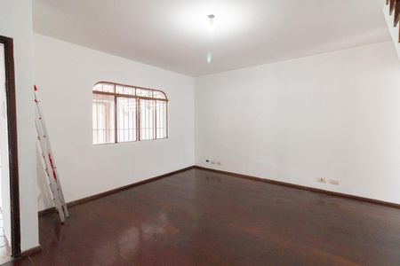 Casa à venda com 120m², 2 quartos e 2 vagasSala