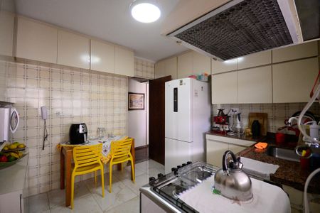 Apartamento à venda com 88m², 2 quartos e 1 vagaCozinha 