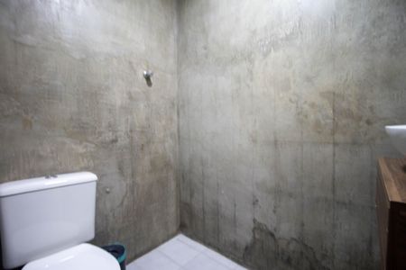 Casa à venda com 103m², 3 quartos e 1 vaga Casa à venda com 103m², 3 quartos e 1 vagaBanheiro