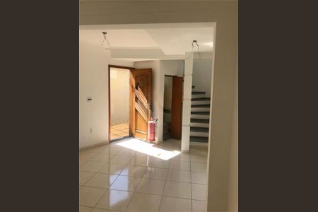 Casa à venda com 65m², 2 quartos e 2 vagas