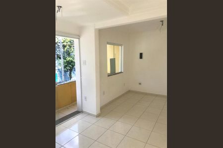 Casa à venda com 65m², 2 quartos e 2 vagas