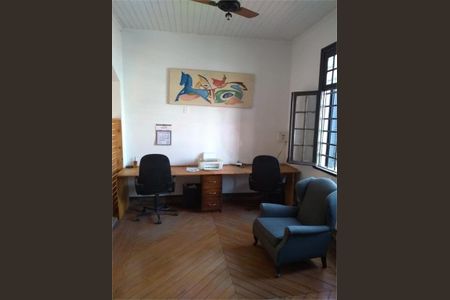 Casa à venda com 150m², 6 quartos e 4 vagas