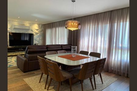 Apartamento à venda com 205m², 4 quartos e 4 vagas
