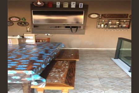 Casa à venda com 180m², 4 quartos e 1 vaga