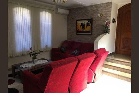 Casa de condomínio à venda com 261m², 3 quartos e 4 vagas