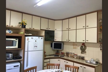 Casa de condomínio à venda com 261m², 3 quartos e 4 vagas