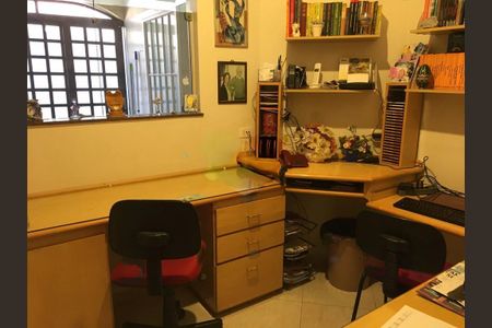 Casa de condomínio à venda com 261m², 3 quartos e 4 vagas