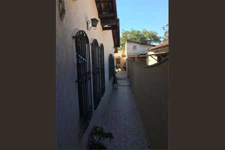 Casa de condomínio à venda com 261m², 3 quartos e 4 vagas