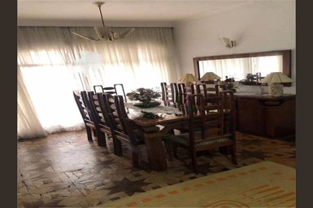 Casa à venda com 200m², 3 quartos e 2 vagas