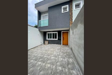 Casa à venda com 70m², 2 quartos e 2 vagas