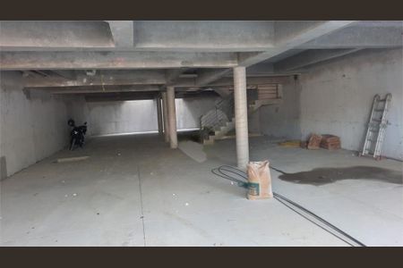 Apartamento à venda com 77m², 2 quartos e 1 vaga