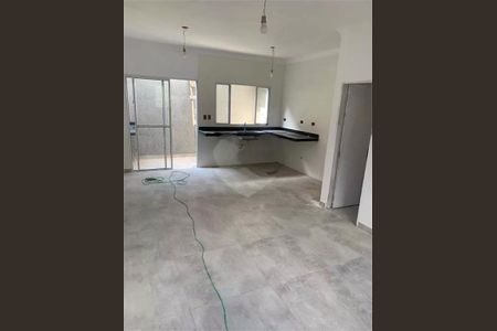 Casa à venda com 68m², 2 quartos e 1 vaga