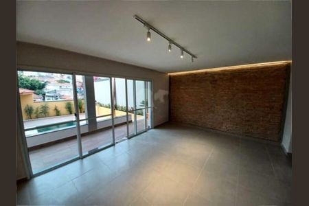 Casa à venda com 270m², 3 quartos e 6 vagas