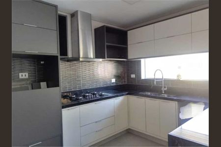 Casa à venda com 270m², 3 quartos e 6 vagas