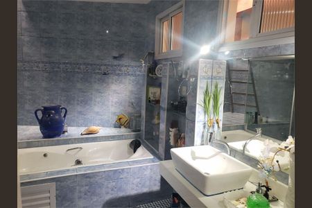 Apartamento à venda com 270m², 4 quartos e 1 vaga