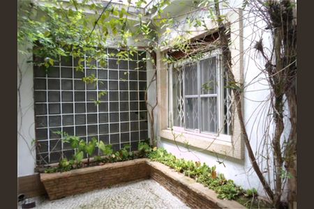 Casa à venda com 315m², 2 quartos e 1 vaga