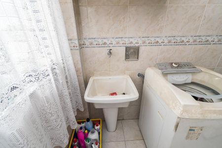 Apartamento à venda com 130m², 3 quartos e 3 vagas Apartamento à venda com 130m², 3 quartos e 3 vagasÁrea de Serviço