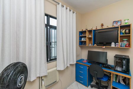 Apartamento à venda com 130m², 3 quartos e 3 vagas Apartamento à venda com 130m², 3 quartos e 3 vagasQuarto 2