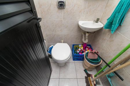 Apartamento à venda com 130m², 3 quartos e 3 vagas Apartamento à venda com 130m², 3 quartos e 3 vagasBanheiro de serviço