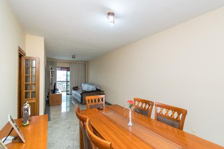 Apartamento à venda com 130m², 3 quartos e 3 vagas Apartamento à venda com 130m², 3 quartos e 3 vagasSala
