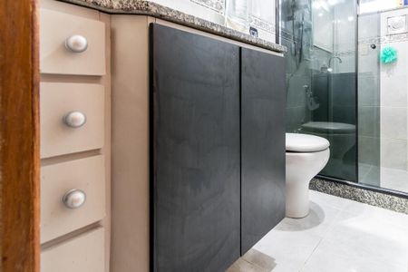 Apartamento à venda com 130m², 3 quartos e 3 vagas Apartamento à venda com 130m², 3 quartos e 3 vagasBanheiro da Suíte