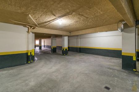 Apartamento à venda com 130m², 3 quartos e 3 vagas Apartamento à venda com 130m², 3 quartos e 3 vagasÁrea comum - Garagem