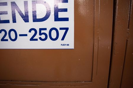 Casa à venda com 145m², 2 quartos e 2 vagas Casa à venda com 145m², 2 quartos e 2 vagasPlaca