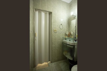 Casa à venda com 145m², 2 quartos e 2 vagas Casa à venda com 145m², 2 quartos e 2 vagasBanheiro