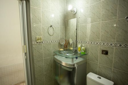 Casa à venda com 145m², 2 quartos e 2 vagas Casa à venda com 145m², 2 quartos e 2 vagasBanheiro