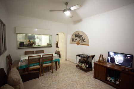 Casa à venda com 145m², 2 quartos e 2 vagas Casa à venda com 145m², 2 quartos e 2 vagasSala