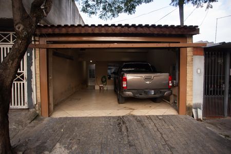 Casa à venda com 145m², 2 quartos e 2 vagas Casa à venda com 145m², 2 quartos e 2 vagasGaragem