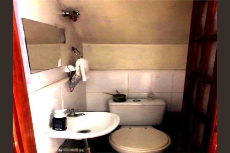 Casa à venda com 70m², 2 quartos e 1 vaga