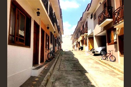 Casa à venda com 70m², 2 quartos e 1 vaga