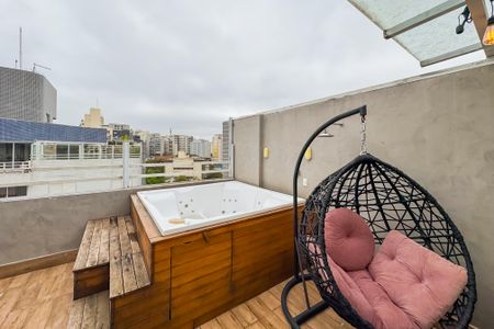 Apartamento à venda com 155m², 2 quartos e 2 vagasCobertura - Churrasqueira e Jacuzzi