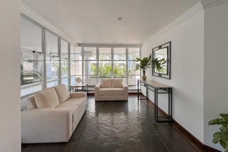 Apartamento à venda com 155m², 2 quartos e 2 vagasHall social