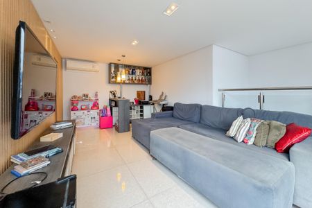 Apartamento à venda com 155m², 2 quartos e 2 vagasCobertura - Sala