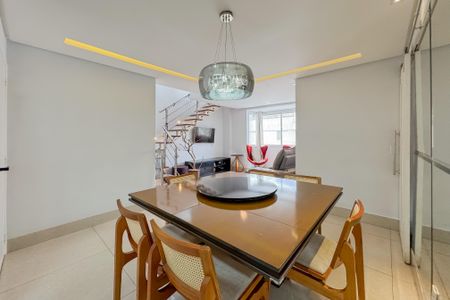Apartamento à venda com 155m², 2 quartos e 2 vagasSala