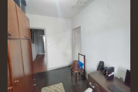Casa à venda com 130m², 5 quartos e sem vaga