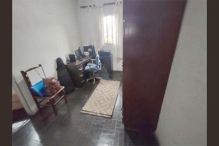 Casa à venda com 130m², 5 quartos e sem vaga