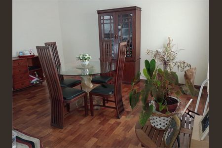 Casa à venda com 203m², 3 quartos e 2 vagas