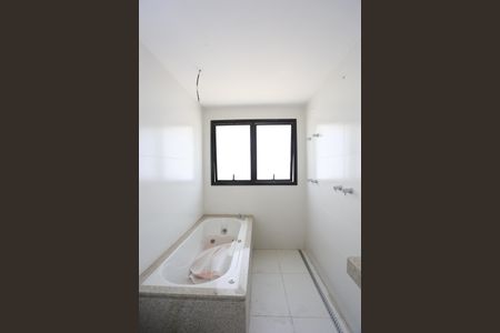 Apartamento à venda com 230m², 4 quartos e 4 vagasBanheiro da Suíte 4