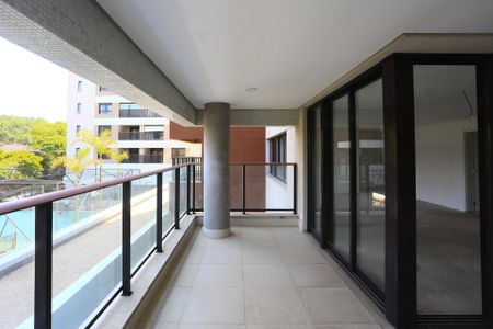 Apartamento à venda com 230m², 4 quartos e 4 vagasVaranda