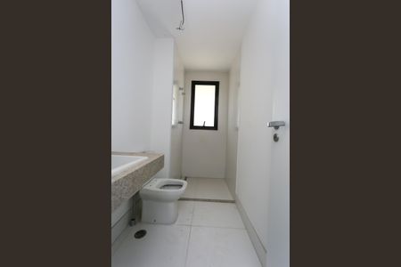 Apartamento à venda com 230m², 4 quartos e 4 vagasBanheiro da Suíte 1