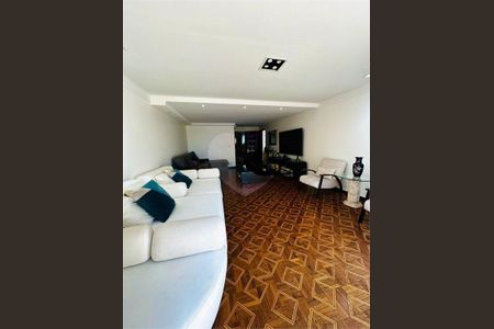 Casa à venda com 300m², 3 quartos e 4 vagas