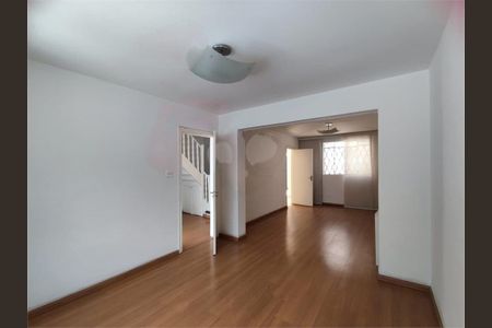 Casa à venda com 140m², 3 quartos e 2 vagas