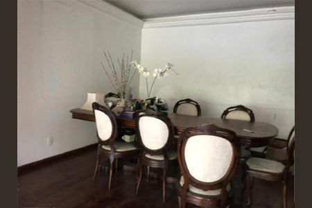 Apartamento à venda com 216m², 3 quartos e 2 vagas